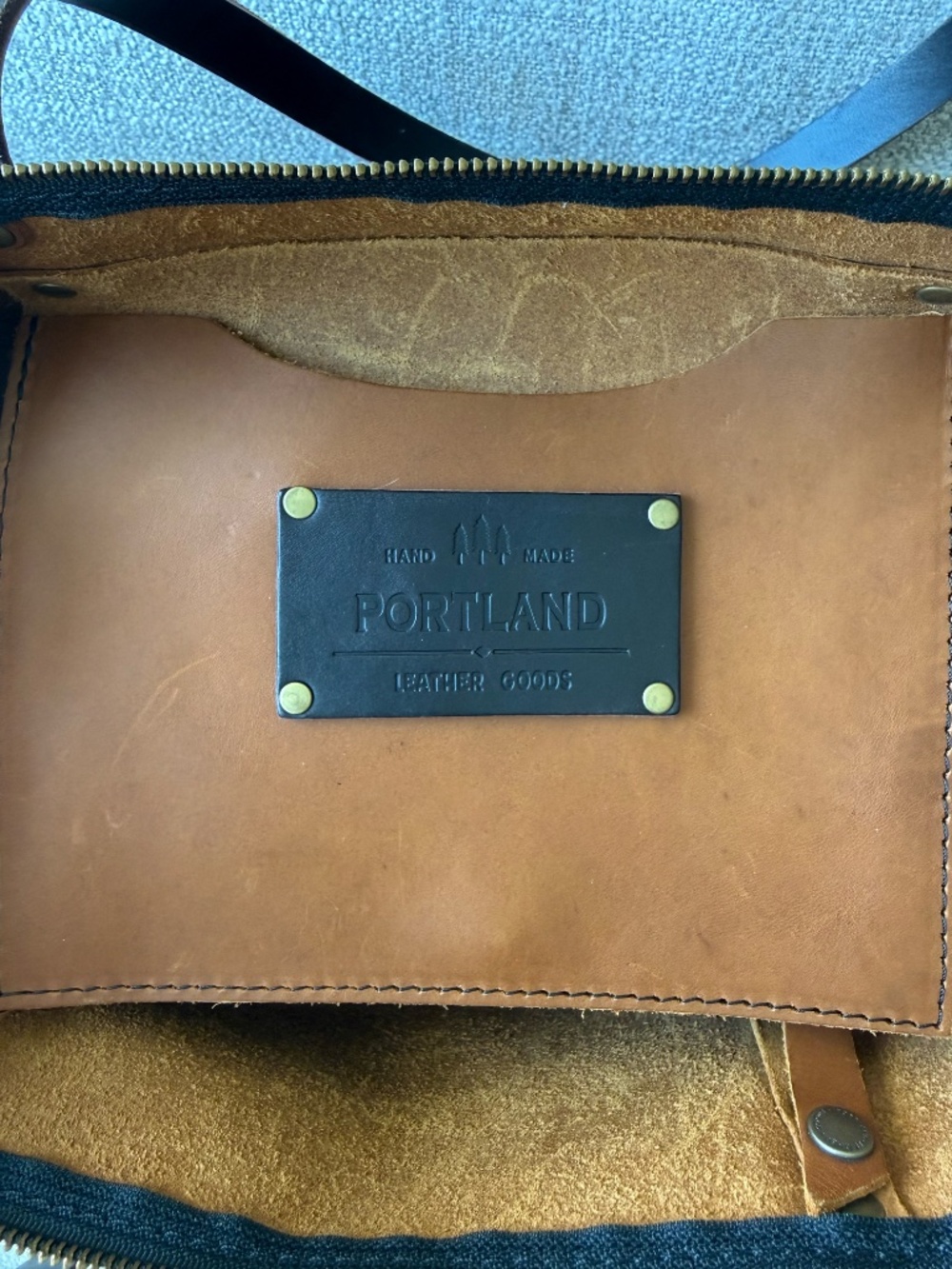 Portland Leather Tote Bag Zipper in Honey - Large - Picture 4 of 4